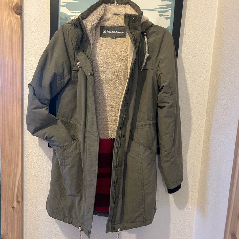 Eddie Bauer Women’s green Sherpa jacket/parka XS EX condition